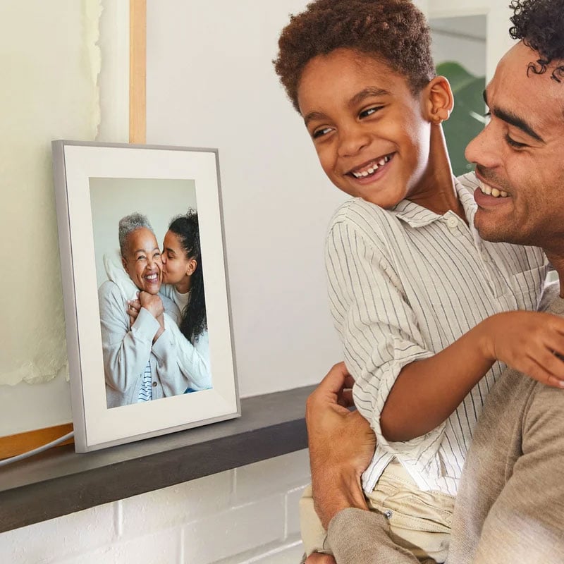 Aura Aspen 12-inch Digital Photo Frame in Sandstone with Paper Mat - AFM210-MWHT - image 3