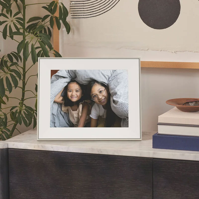 Aura Aspen 12-inch Digital Photo Frame in Sandstone with Paper Mat - AFM210-MWHT - image 4