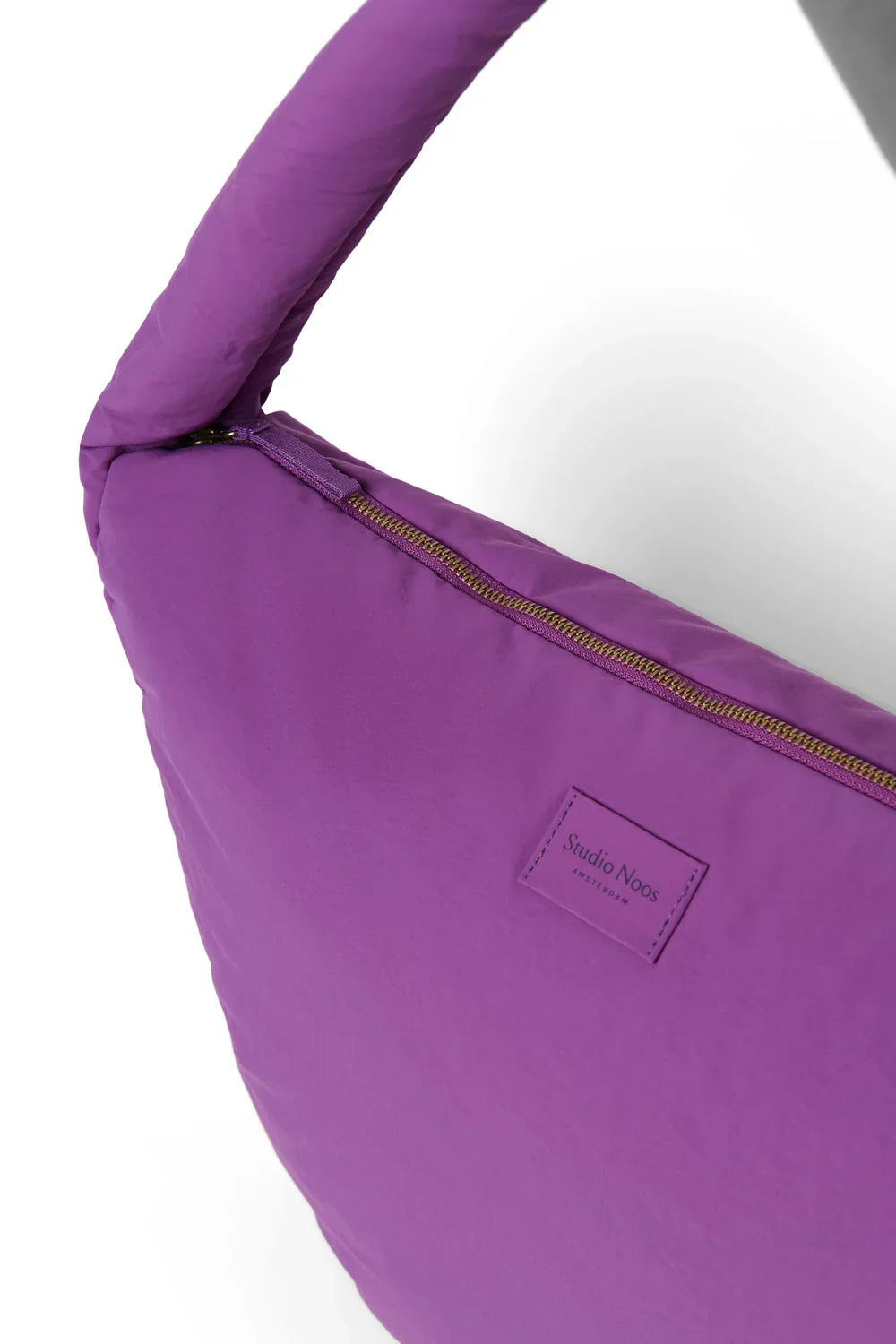 Botergele, getextureerde, gewatteerde crossbodytas