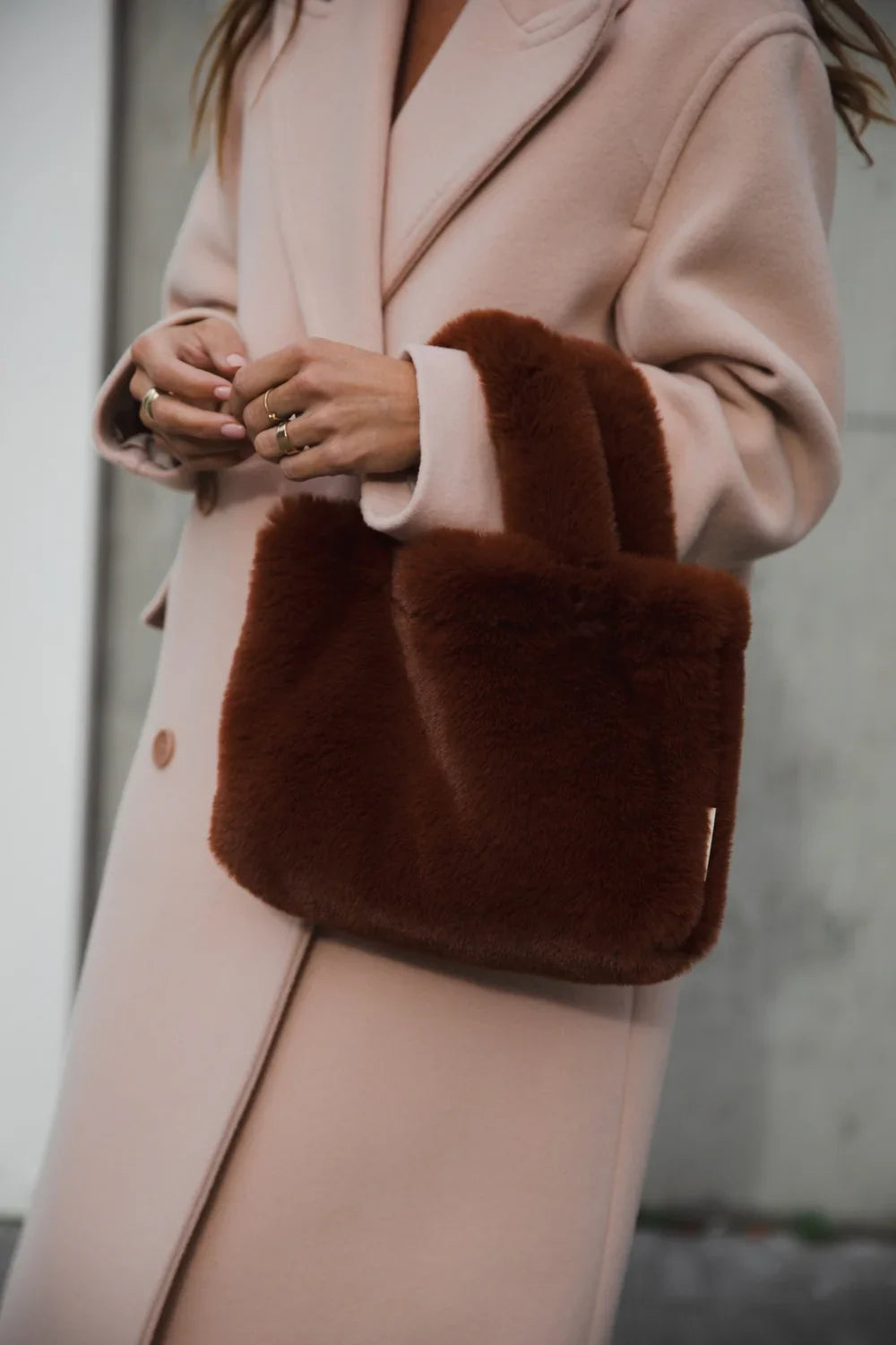 Holy Cow Faux Fur Mini Handtas