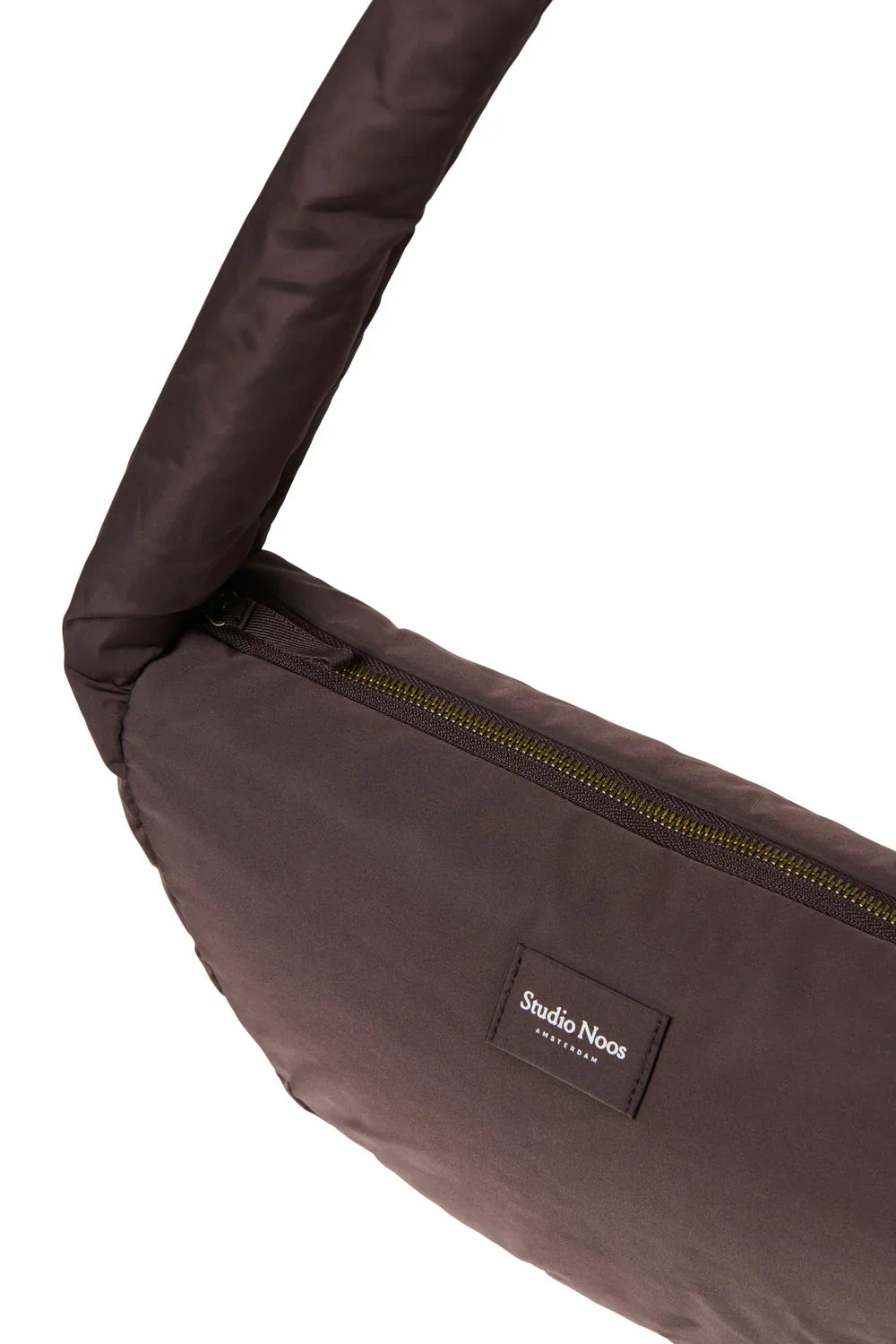 Schwarze bauschige Mini-Umhängetasche