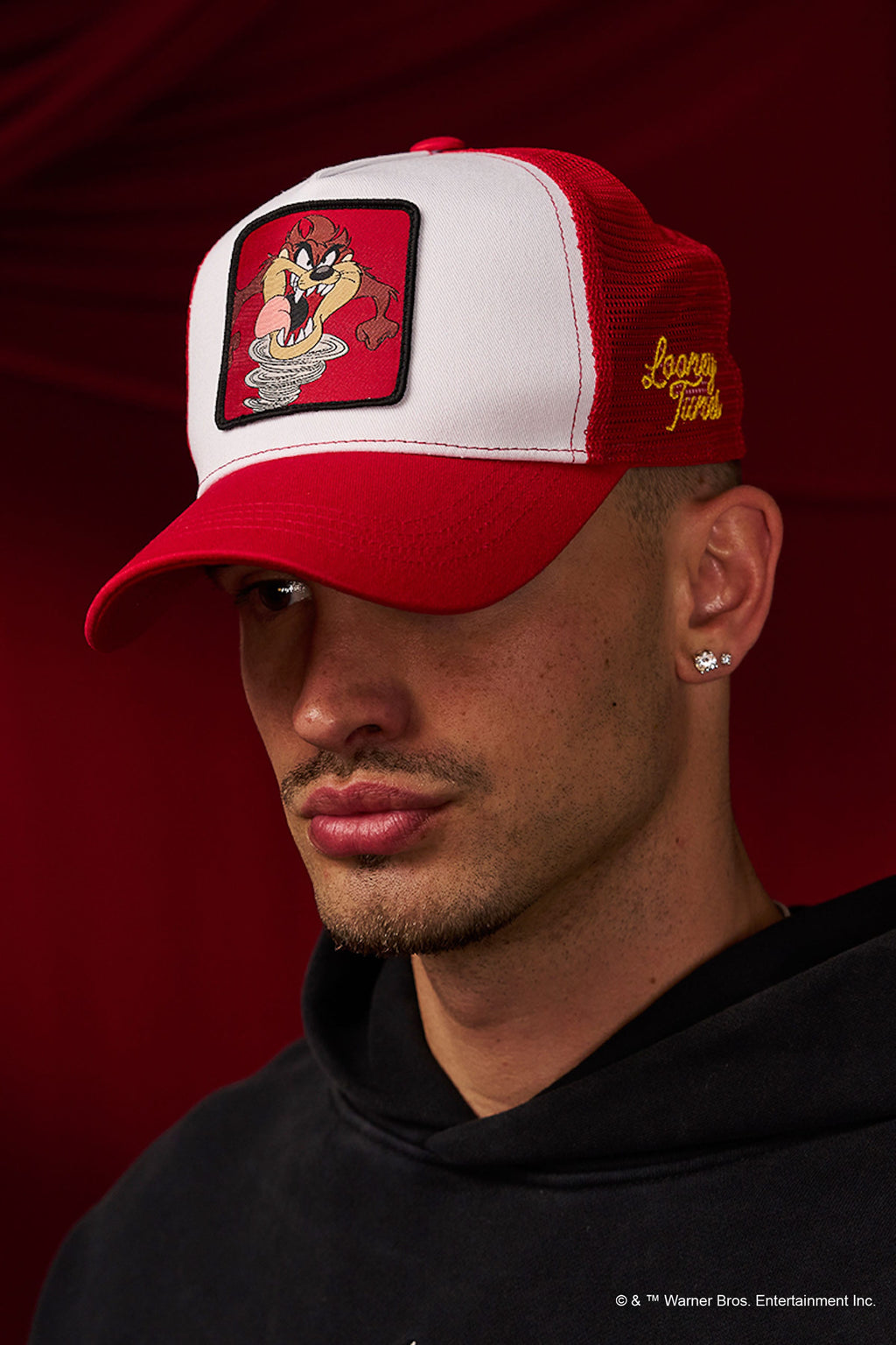 9135 - Casquettes trucker à écusson Looney Tunes
