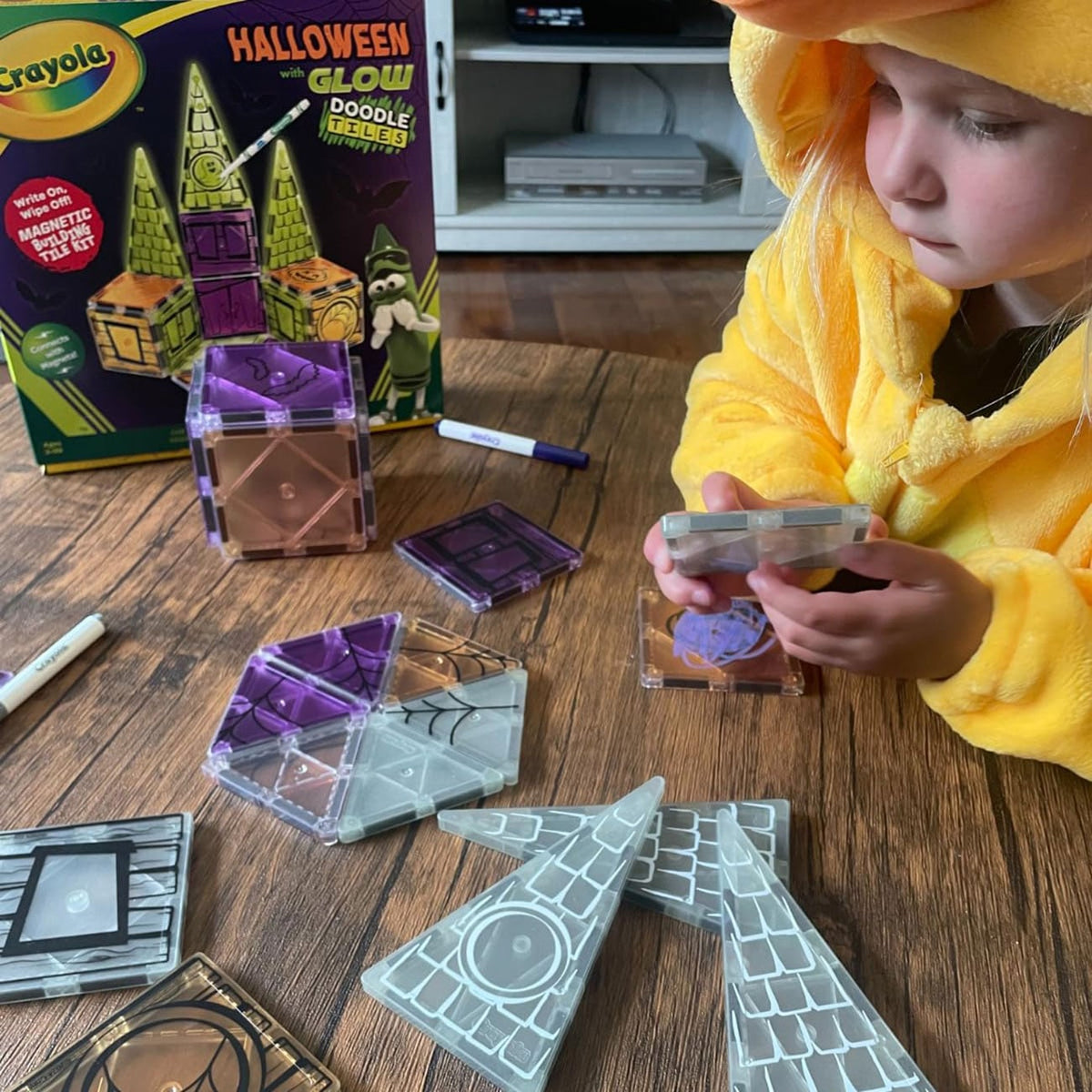 CreateOn Crayola 24-Piece Halloween Glow Magnetic Building Doodle Tile Kit - 1004832 - image 5