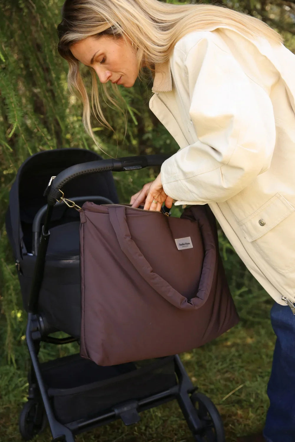 Braune gepolsterte Wickeltasche