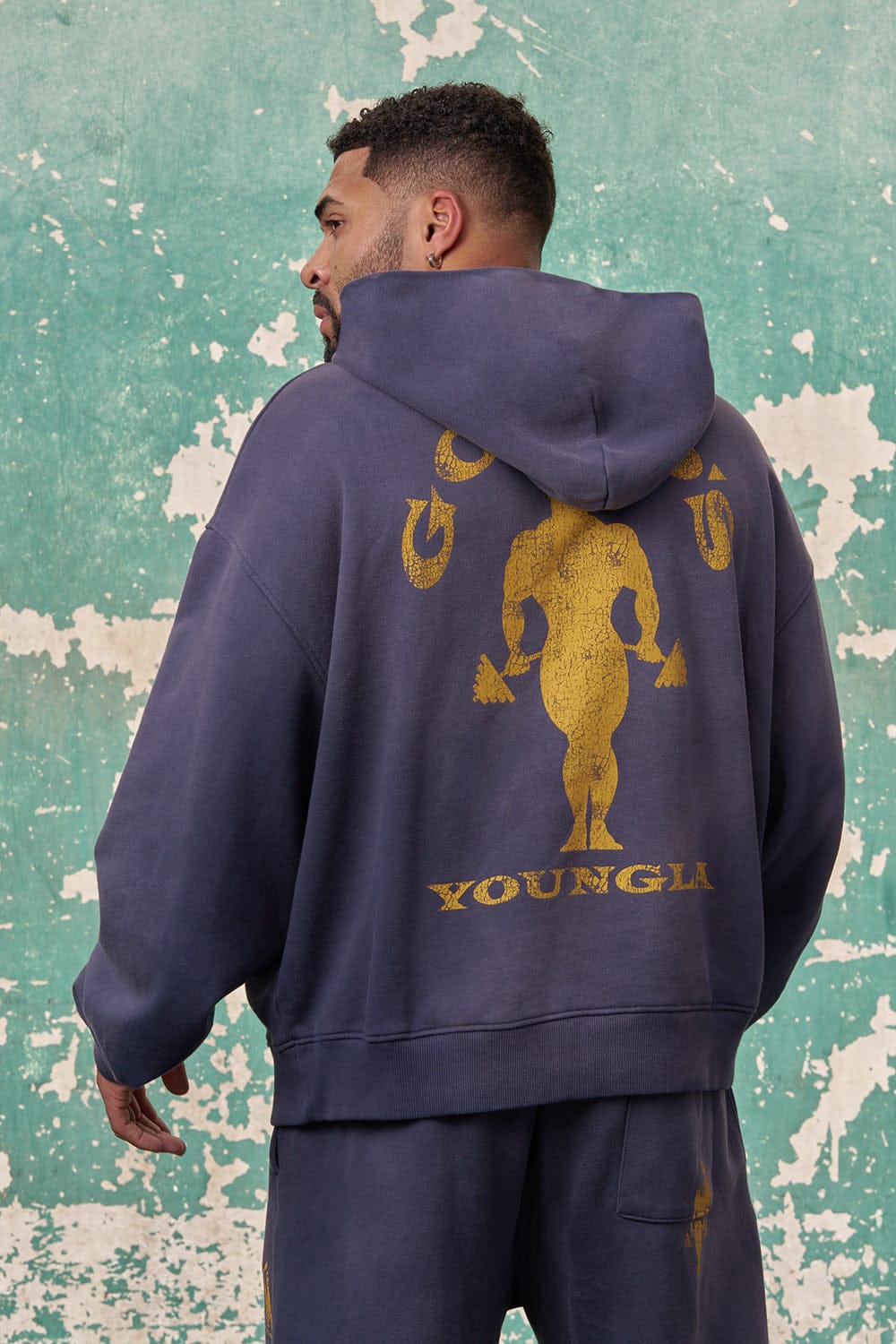5167 - Sweat à capuche à écusson Gold's Iron Legacy