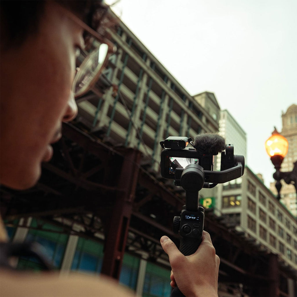 GoPro Wireless Mic Complete Kit with 2 Transmitters and Charging Case - AWMIC-010 - image 5