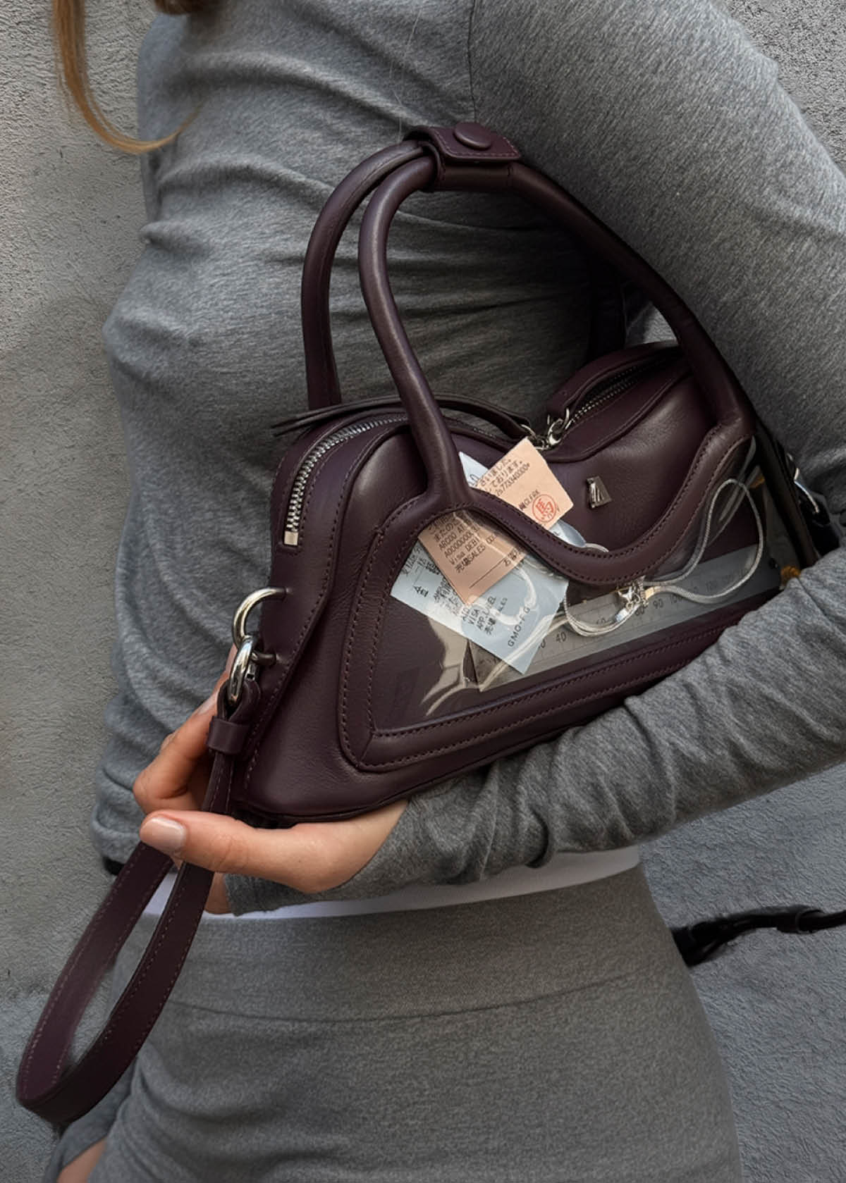 Hilma Mini-Tasche aus burgunderrotem Leder