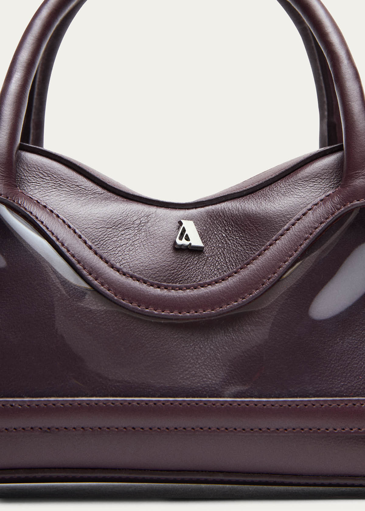 Hilma Mini-Tasche aus burgunderrotem Leder