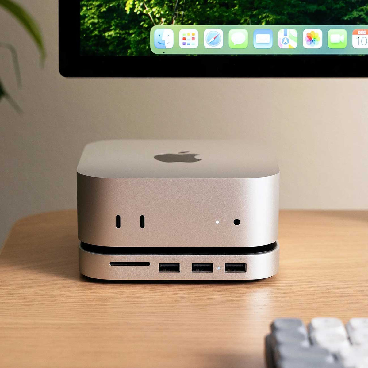 Satechi Mac Mini M4 Stand & Hub with SSD Enclosure - ST-GNMMES - image 8