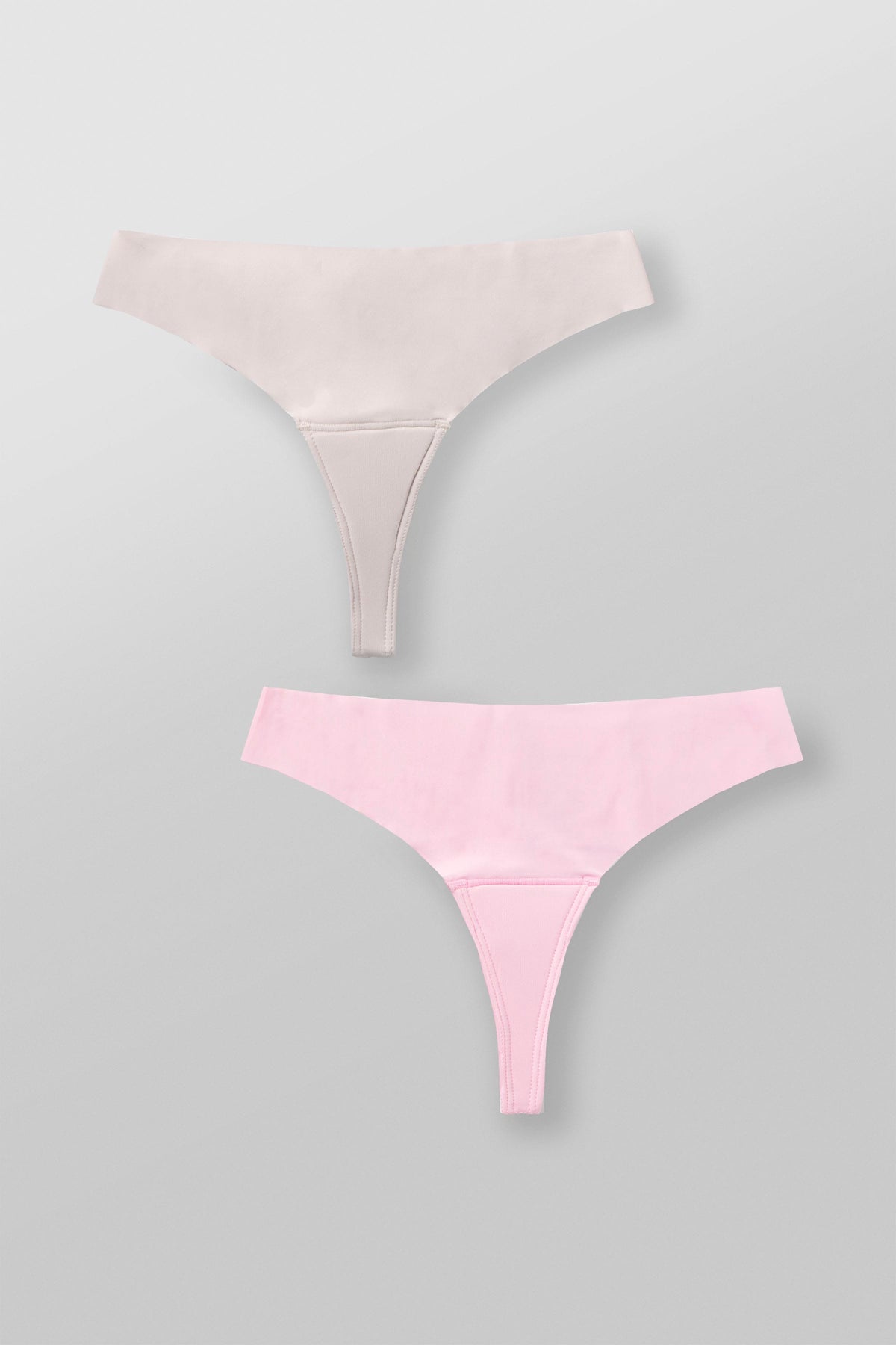 W6112 Tanga acolchado sin costuras